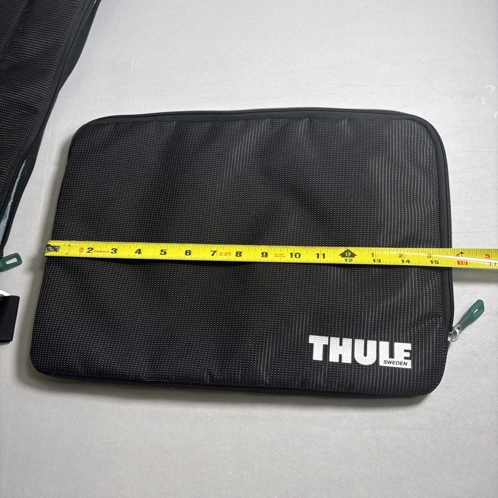 THULE Sweden Messenger Bag + Laptop Sleeve 15